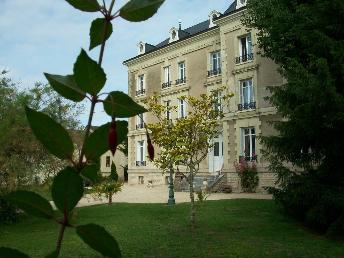 Domaine Lesabaille Hotel Loudun Exterior photo
