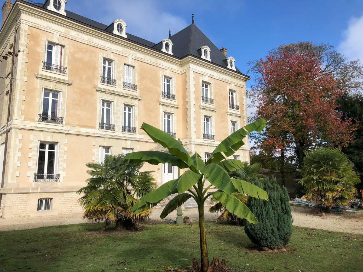 Domaine Lesabaille Hotel Loudun Exterior photo